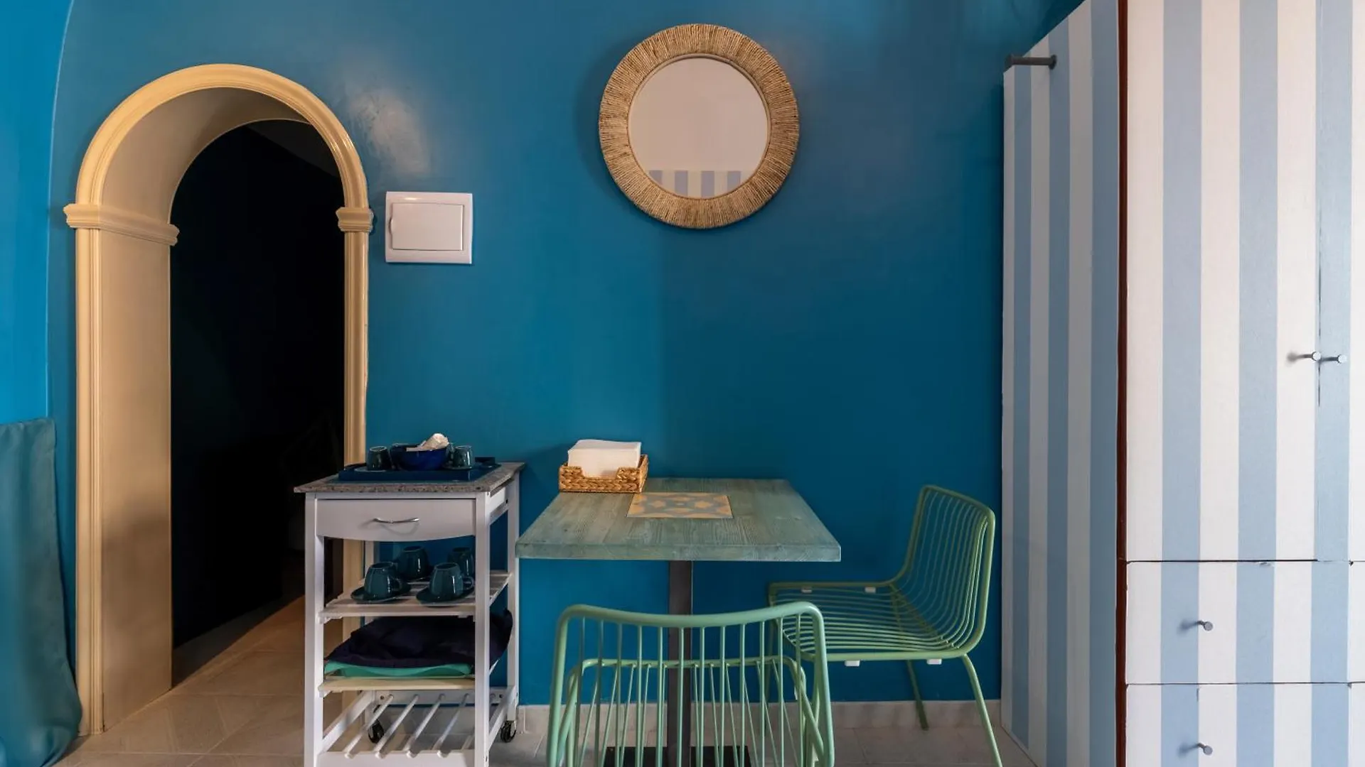 Blue Eyes - Cozy Stay Bari Apartamento